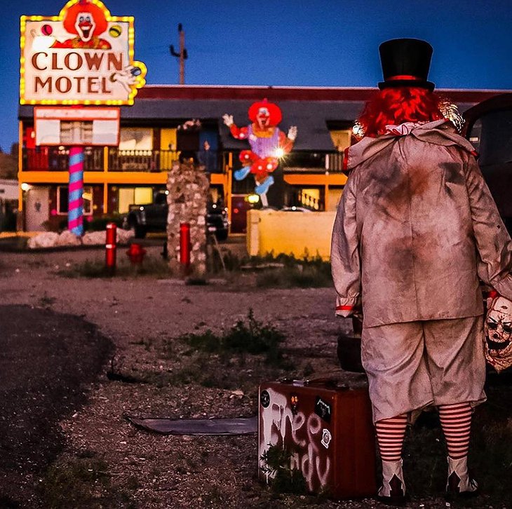 You Can Stay In A Clown Motel, Next To An Actual Cemetery And It’s So CREEPY