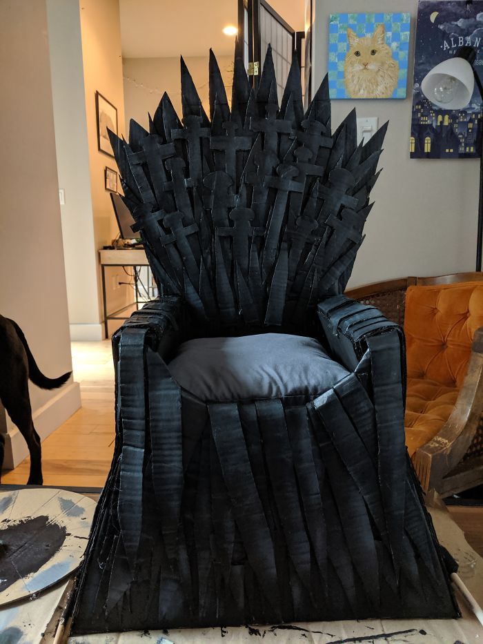 The Only Thing You Need For Your Cat Is This Throne