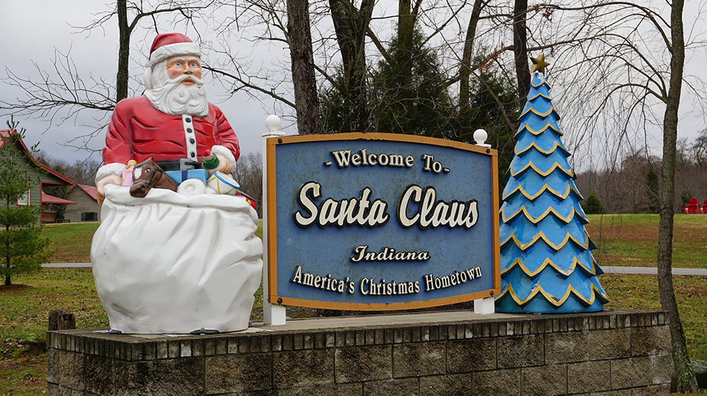This Town In Indiana Celebrates Christmas 365 Days A Year