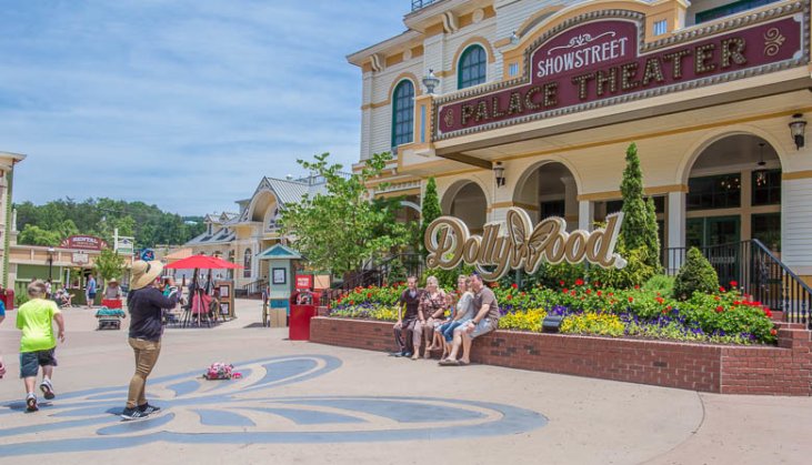You Don't Have To Be A Dolly Parton Fan To Enjoy Dollywood