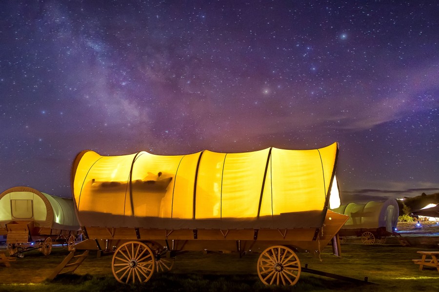 Stay In A Wagon Under The Stars Of Utah