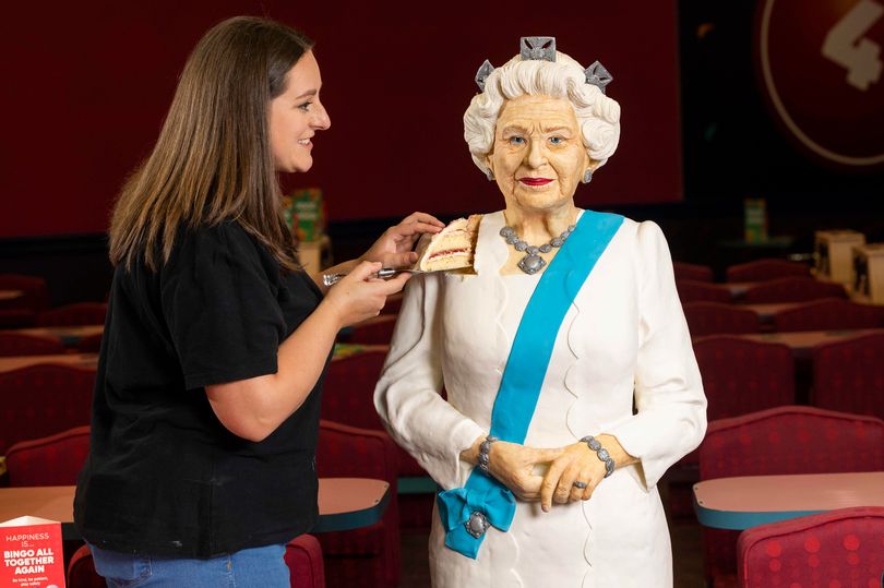 To Celebrate The Queen's Platinum Jubilee, A Life-size Cake Of Her Was Baked