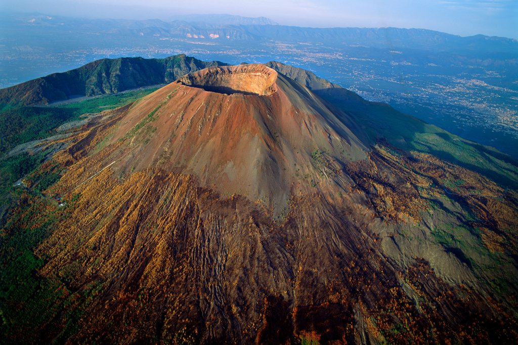 US Tourist Falls Into Mount Vesuvius After Taking Selfie